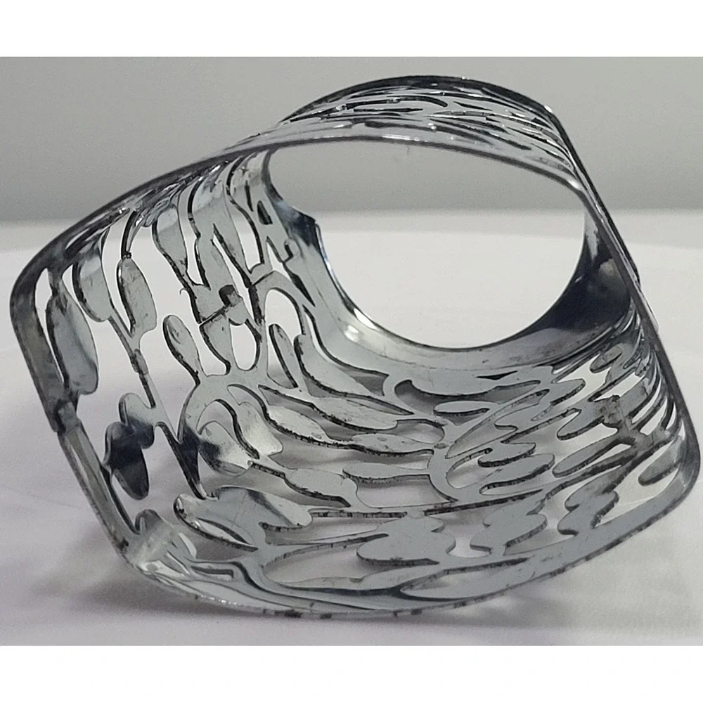 Bath & Body Works Soap Sleeve Silver Leaf Botanical Decorative Holder